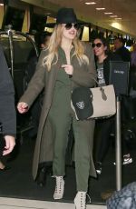 KHLOE KARDASHIAN Arrives at Airport in Sydney 08/02/2015