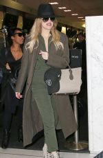 KHLOE KARDASHIAN Arrives at Airport in Sydney 08/02/2015