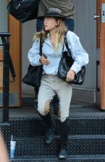 MARY KATE OLSEN Leaves Her Home in New York 07/31/2015