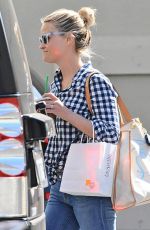REESE WITHERSPOON in Jeans Out Shopping in Santa Monica 08/01/2015