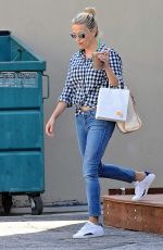 REESE WITHERSPOON in Jeans Out Shopping in Santa Monica 08/01/2015