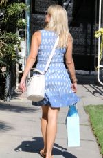 REESE WITHERSPOON Shopping at Equipment Clothing Store in Los Angeles 08/03/2015