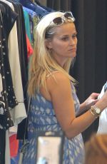 REESE WITHERSPOON Shopping at Equipment Clothing Store in Los Angeles 08/03/2015