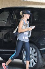 ROSIE HUNTINGTON-WHITELEY Arrives at a Gym in Los Angeles 08/25/2015