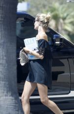 ROSIE HUNTINGTON-WHITELEY Out and About in Malibu 08/23/2015