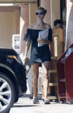 ROSIE HUNTINGTON-WHITELEY Out and About in Malibu 08/23/2015