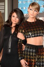 SELENA GOMEZ at MTV Video Music Awards 2015 in Los Angeles