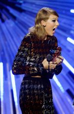 TAYLOR SWIFT at MTV Video Music Awards 2015 in Los Angeles