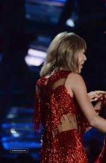 TAYLOR SWIFT at MTV Video Music Awards 2015 in Los Angeles