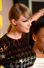 TAYLOR SWIFT at MTV Video Music Awards 2015 in Los Angeles