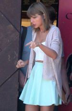 TAYLOR SWIFT Out and About in Studio City 08/10/2015
