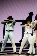 TAYLOR SWIFT Performs at 1989 World Tour Concert in Los Angeles 08/21/2015