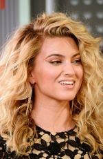 TORI KELLY at MTV Video Music Awards 2015 in Los Angeles