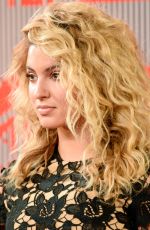 TORI KELLY at MTV Video Music Awards 2015 in Los Angeles