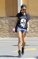 VANESSA HUDGENS Heading to Walgreens Pharmacy in Los Angeles 08/27/2015