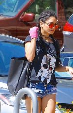 VANESSA HUDGENS Heading to Walgreens Pharmacy in Los Angeles 08/27/2015