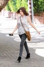 ANNA KENDRICK Arrives at Reese Witherspoon