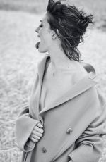 ANNE HATHAWAY in Glamour Magazine, K October 2015 Issue