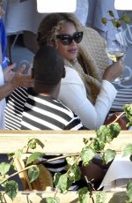 BEYONCE KNOWLES Out for Lunch at La Conca Del Sogno in Nerano 09/10/2015