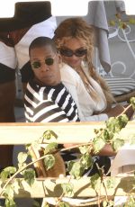BEYONCE KNOWLES Out for Lunch at La Conca Del Sogno in Nerano 09/10/2015