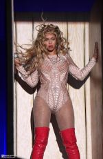 BEYONCE Performs at 2015 Budweiser Made in America Festival at Benjamin Franklin Parkway in Philadelphia