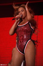BEYONCE Performs at 2015 Budweiser Made in America Festival at Benjamin Franklin Parkway in Philadelphia