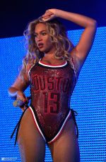 BEYONCE Performs at 2015 Budweiser Made in America Festival at Benjamin Franklin Parkway in Philadelphia