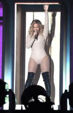 BEYONCE Performs at 2015 Global Citizen Festival in New York 09/26/2015