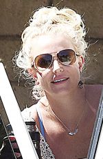 BRITNEY SPEARS Heading to a Dance Studio in Calabasas 09/29/2015