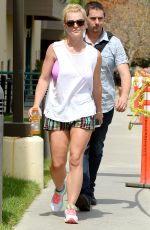 BRITNEY SPEARS Leaves a Gym in Westlake Village 09/02/2015