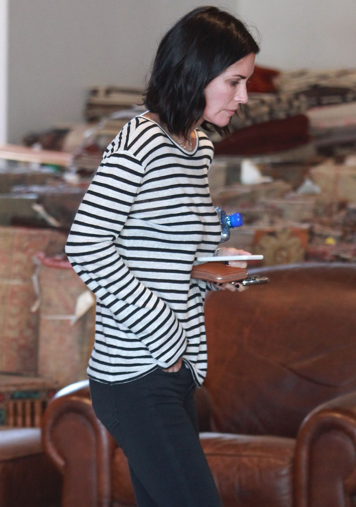 COURTNEY COX Out Shopping in West Hollywood 09/17/2015 COURTNEY COX Out Shopping in West Hollywood 09/17/2015