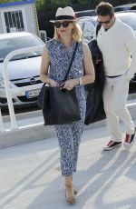 ELIZABETH BANKS Arrives at Lido for 72nd Venice Film Festival 09/01/2015