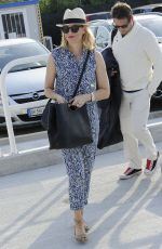 ELIZABETH BANKS Arrives at Lido for 72nd Venice Film Festival 09/01/2015