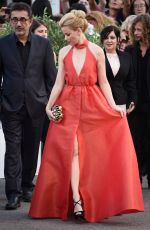 ELIZABETH BANKS at Lao Pao Er Premiere and Closing Seremony of 72nd Venice Film Festival 09/12/2015