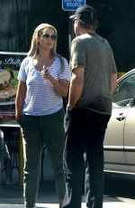 ELIZABETH BARKLEY Leaves Urth Cafe 09/02/2015