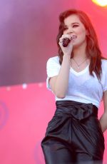HAILEE STEINFELD at 2015 iHeartradio Music Festival in Las Vegas 09/19/2015