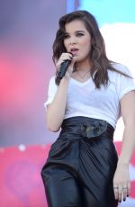 HAILEE STEINFELD at 2015 iHeartradio Music Festival in Las Vegas 09/19/2015