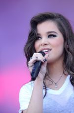 HAILEE STEINFELD at 2015 iHeartradio Music Festival in Las Vegas 09/19/2015