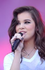 HAILEE STEINFELD at 2015 iHeartradio Music Festival in Las Vegas 09/19/2015