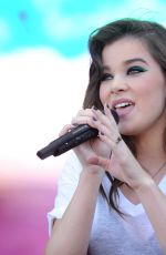 HAILEE STEINFELD at 2015 iHeartradio Music Festival in Las Vegas 09/19/2015