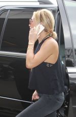 KATE HUDSON Arrives at Los Angeles International Airport 08/31/2015