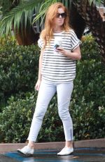 ISLA FISHER at The Coffee Bean & Tea Leaf in Sherman Oaks 09/15/2015