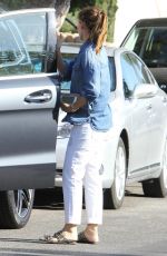 JENNIFER GARNER Out and About in Brentwood 09/02/2015