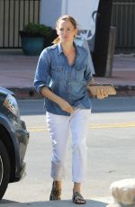 JENNIFER GARNER Out and About in Brentwood 09/02/2015