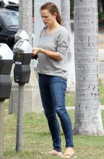 JENNIFER GARNER Out and About in Brentwood 09/04/2015