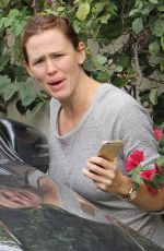 JENNIFER GARNER Out and About in Brentwood 09/04/2015