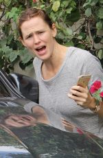 JENNIFER GARNER Out and About in Brentwood 09/04/2015