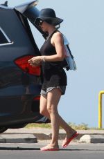 JENNIFER GARNER Out and About in Santa Monica 09/26/2015