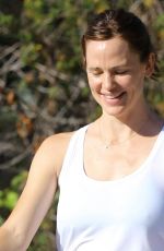 JENNIFER GARNER Out Jogging in Los Angeles 08/30/2015