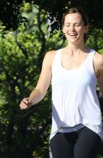 JENNIFER GARNER Out Jogging in Los Angeles 08/30/2015